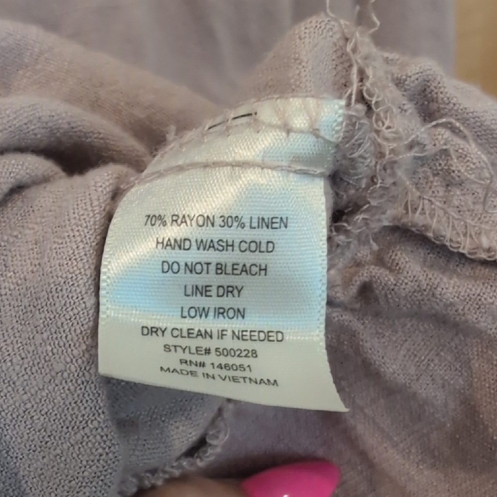 Elegant Sleeveless Button-Down Midi Dress - Picture 9 of 9